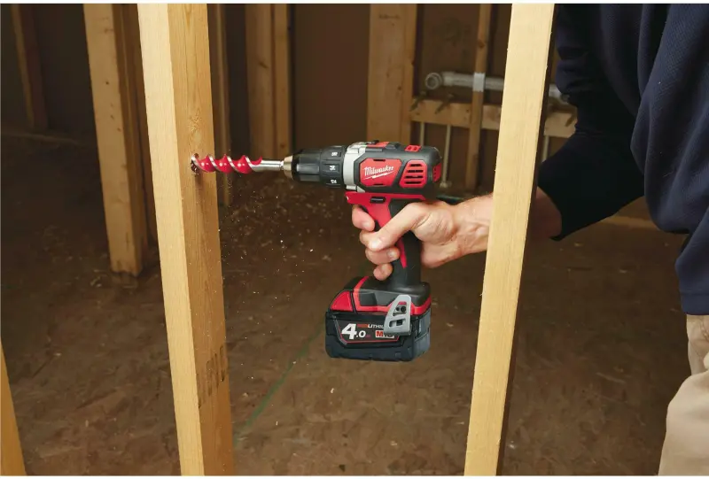 Aku vrtací šroubovák Milwaukee M18 BDD-402C (4,0 Ah) (MI4933443565)